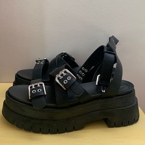 Platform Buckled Sandals